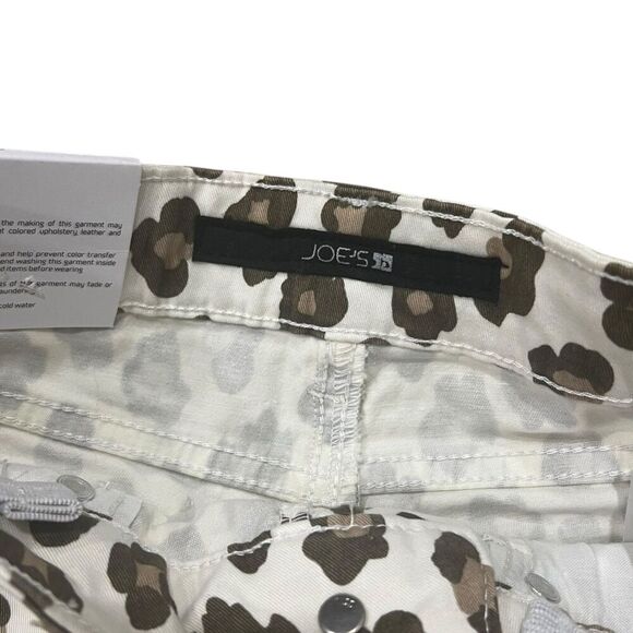 Joe’s Jeans Animal Print Mid Rise The Kendle Short Girl 10 - Picture 2 of 3